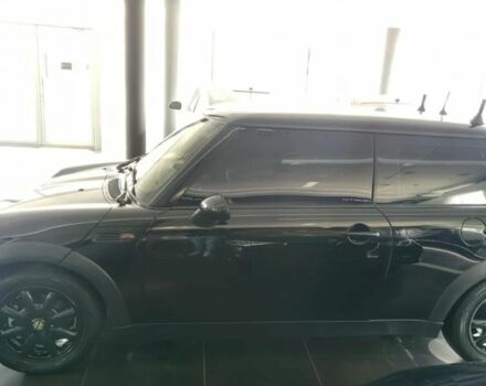 Черный Мини Купер, объемом двигателя 1.6 л и пробегом 200 тыс. км за 4000 $, фото 3 на Automoto.ua