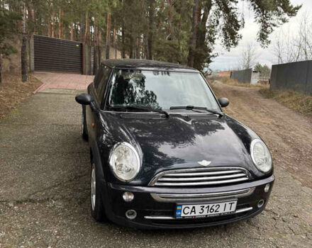 Черный Мини Купер, объемом двигателя 1.6 л и пробегом 208 тыс. км за 4300 $, фото 1 на Automoto.ua