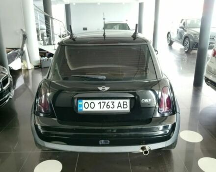 Черный Мини Купер, объемом двигателя 1.6 л и пробегом 200 тыс. км за 4000 $, фото 7 на Automoto.ua