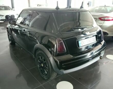 Черный Мини Купер, объемом двигателя 1.6 л и пробегом 200 тыс. км за 4000 $, фото 2 на Automoto.ua