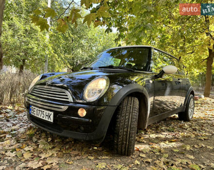Черный Мини Купер, объемом двигателя 1.6 л и пробегом 198 тыс. км за 4700 $, фото 14 на Automoto.ua