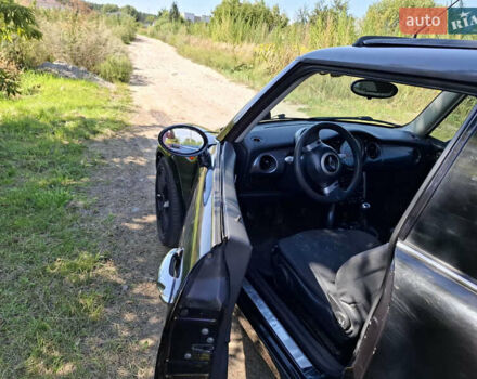 Черный Мини Купер, объемом двигателя 1.6 л и пробегом 194 тыс. км за 4100 $, фото 3 на Automoto.ua