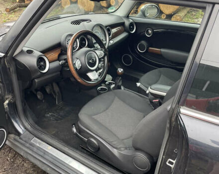 Черный Мини Купер, объемом двигателя 1.6 л и пробегом 251 тыс. км за 3600 $, фото 1 на Automoto.ua