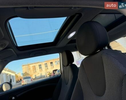 Черный Мини Купер, объемом двигателя 1.4 л и пробегом 200 тыс. км за 4600 $, фото 7 на Automoto.ua