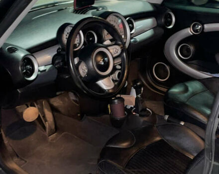 Черный Мини Купер, объемом двигателя 1.6 л и пробегом 270 тыс. км за 6899 $, фото 7 на Automoto.ua