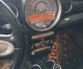Черный Мини Купер, объемом двигателя 1.4 л и пробегом 249 тыс. км за 3700 $, фото 6 на Automoto.ua