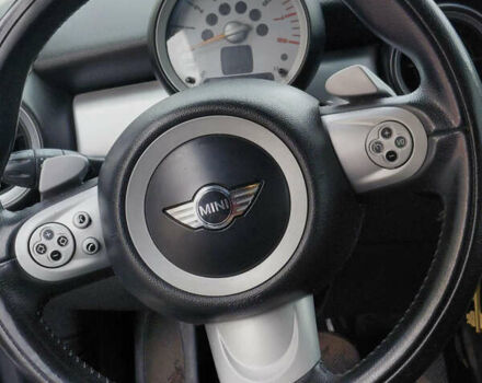 Черный Мини Купер, объемом двигателя 1.6 л и пробегом 270 тыс. км за 6899 $, фото 10 на Automoto.ua