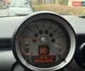 Черный Мини Купер, объемом двигателя 1.4 л и пробегом 271 тыс. км за 6000 $, фото 7 на Automoto.ua