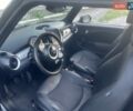 Черный Мини Купер, объемом двигателя 1.4 л и пробегом 271 тыс. км за 6000 $, фото 4 на Automoto.ua