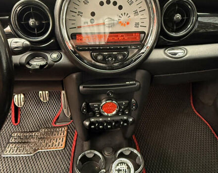 Чорний Міні Cooper, об'ємом двигуна 1.6 л та пробігом 119 тис. км за 6700 $, фото 4 на Automoto.ua