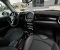 Чорний Міні Cooper, об'ємом двигуна 1.6 л та пробігом 287 тис. км за 6500 $, фото 5 на Automoto.ua
