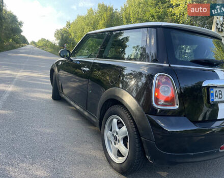 Черный Мини Купер, объемом двигателя 1.6 л и пробегом 287 тыс. км за 6150 $, фото 4 на Automoto.ua