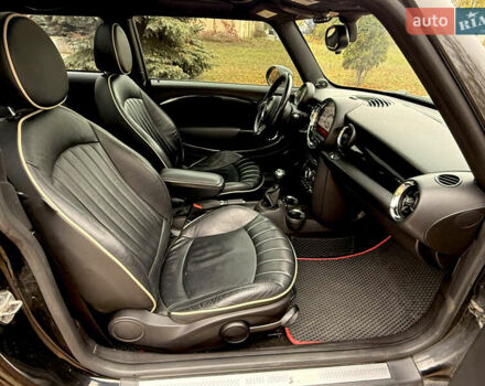 Черный Мини Купер, объемом двигателя 1.6 л и пробегом 119 тыс. км за 6699 $, фото 11 на Automoto.ua