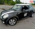 Черный Мини Купер, объемом двигателя 1.6 л и пробегом 186 тыс. км за 6600 $, фото 1 на Automoto.ua