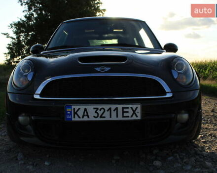 Чорний Міні Cooper, об'ємом двигуна 1.6 л та пробігом 253 тис. км за 8500 $, фото 2 на Automoto.ua