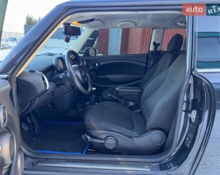 Чорний Міні Cooper, об'ємом двигуна 1.6 л та пробігом 300 тис. км за 5350 $, фото 11 на Automoto.ua