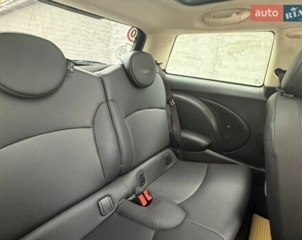 Чорний Міні Cooper, об'ємом двигуна 1.6 л та пробігом 199 тис. км за 7000 $, фото 9 на Automoto.ua