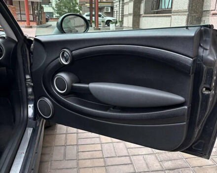 Черный Мини Купер, объемом двигателя 1.6 л и пробегом 159 тыс. км за 6850 $, фото 15 на Automoto.ua