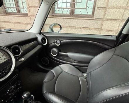 Черный Мини Купер, объемом двигателя 1.6 л и пробегом 159 тыс. км за 6850 $, фото 1 на Automoto.ua