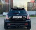 Черный Мини Купер, объемом двигателя 1.6 л и пробегом 105 тыс. км за 8999 $, фото 4 на Automoto.ua