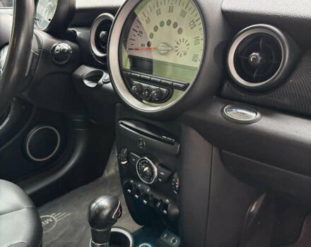 Черный Мини Купер, объемом двигателя 1.6 л и пробегом 159 тыс. км за 6850 $, фото 17 на Automoto.ua