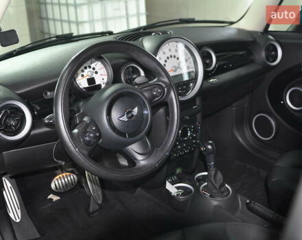 Чорний Міні Cooper, об'ємом двигуна 1.6 л та пробігом 123 тис. км за 8900 $, фото 17 на Automoto.ua
