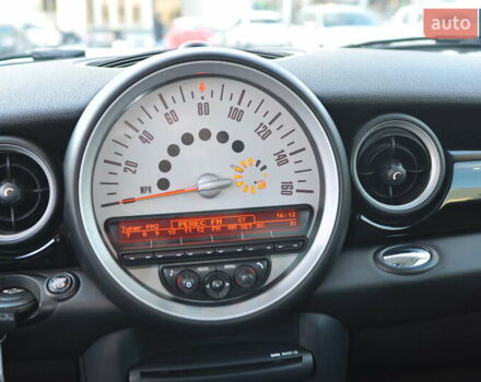 Чорний Міні Cooper, об'ємом двигуна 1.6 л та пробігом 123 тис. км за 8900 $, фото 10 на Automoto.ua