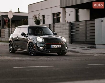 Черный Мини Купер, объемом двигателя 2 л и пробегом 160 тыс. км за 13300 $, фото 1 на Automoto.ua