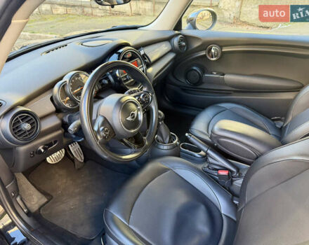 Черный Мини Купер, объемом двигателя 1.5 л и пробегом 125 тыс. км за 10700 $, фото 9 на Automoto.ua