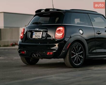 Черный Мини Купер, объемом двигателя 2 л и пробегом 160 тыс. км за 13300 $, фото 6 на Automoto.ua