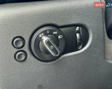 Черный Мини Купер, объемом двигателя 1.5 л и пробегом 130 тыс. км за 11499 $, фото 12 на Automoto.ua