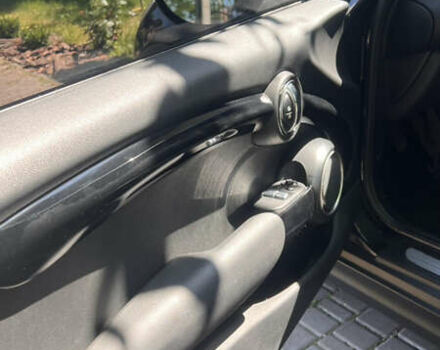 Черный Мини Купер, объемом двигателя 2 л и пробегом 125 тыс. км за 12999 $, фото 13 на Automoto.ua