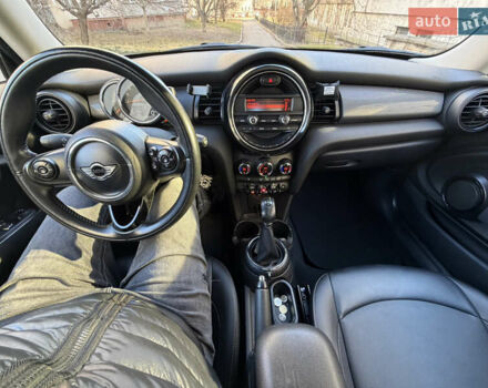 Черный Мини Купер, объемом двигателя 1.5 л и пробегом 125 тыс. км за 10700 $, фото 8 на Automoto.ua