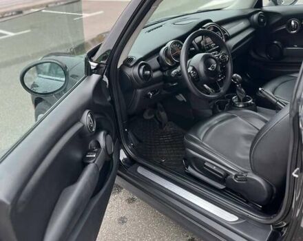 Чорний Міні Cooper, об'ємом двигуна 1.5 л та пробігом 120 тис. км за 9800 $, фото 1 на Automoto.ua