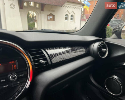 Чорний Міні Cooper, об'ємом двигуна 2 л та пробігом 177 тис. км за 11900 $, фото 60 на Automoto.ua