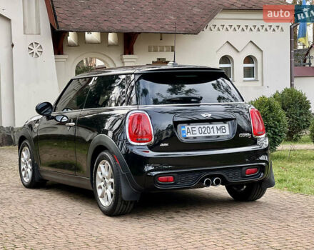Чорний Міні Cooper, об'ємом двигуна 2 л та пробігом 177 тис. км за 11900 $, фото 2 на Automoto.ua