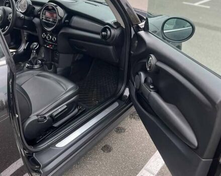 Чорний Міні Cooper, об'ємом двигуна 1.5 л та пробігом 120 тис. км за 9800 $, фото 16 на Automoto.ua
