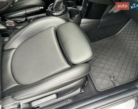 Чорний Міні Cooper, об'ємом двигуна 2 л та пробігом 177 тис. км за 11900 $, фото 84 на Automoto.ua