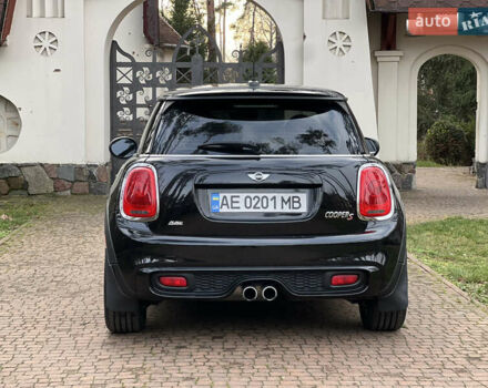Чорний Міні Cooper, об'ємом двигуна 2 л та пробігом 177 тис. км за 11900 $, фото 4 на Automoto.ua