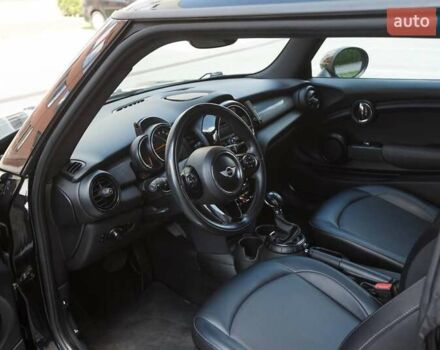 Чорний Міні Cooper, об'ємом двигуна 1.5 л та пробігом 125 тис. км за 9500 $, фото 5 на Automoto.ua