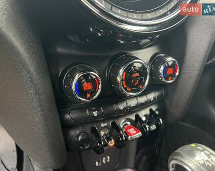 Чорний Міні Cooper, об'ємом двигуна 2 л та пробігом 177 тис. км за 11900 $, фото 58 на Automoto.ua