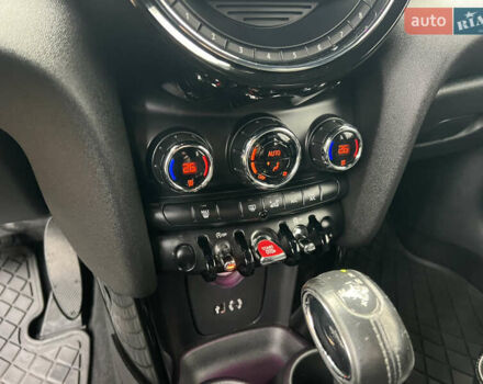 Чорний Міні Cooper, об'ємом двигуна 2 л та пробігом 177 тис. км за 11900 $, фото 56 на Automoto.ua