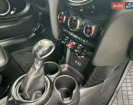 Чорний Міні Cooper, об'ємом двигуна 2 л та пробігом 177 тис. км за 11900 $, фото 87 на Automoto.ua
