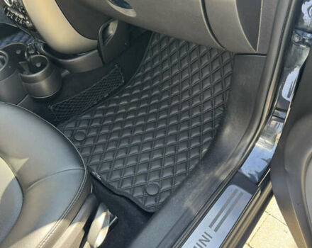 Мини Купер 2015 в Ужгороде на Automoto.ua Черный Мини Купер, объемом двигателя 1.6 л и пробегом 123 тыс. км за 11200 $, фото 22 на Automoto.ua