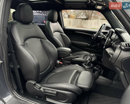 Черный Мини Купер, объемом двигателя 2 л и пробегом 155 тыс. км за 13490 $, фото 12 на Automoto.ua