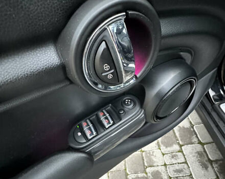 Черный Мини Купер, объемом двигателя 1.5 л и пробегом 163 тыс. км за 12500 $, фото 11 на Automoto.ua