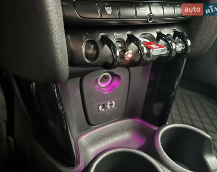 Чорний Міні Cooper, об'ємом двигуна 2 л та пробігом 177 тис. км за 11900 $, фото 92 на Automoto.ua