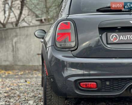 Черный Мини Купер, объемом двигателя 2 л и пробегом 155 тыс. км за 13490 $, фото 6 на Automoto.ua