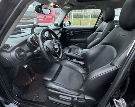 Черный Мини Купер, объемом двигателя 1.5 л и пробегом 163 тыс. км за 12500 $, фото 10 на Automoto.ua