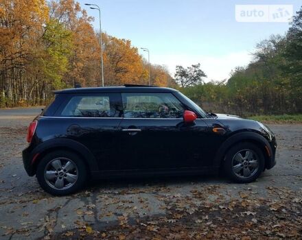 Чорний Міні Cooper, об'ємом двигуна 1.5 л та пробігом 60 тис. км за 12100 $, фото 6 на Automoto.ua